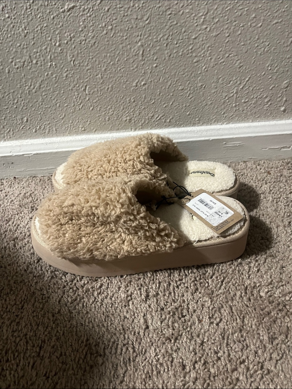 dearfoams Cream Faux-Shearling Slide Slippers